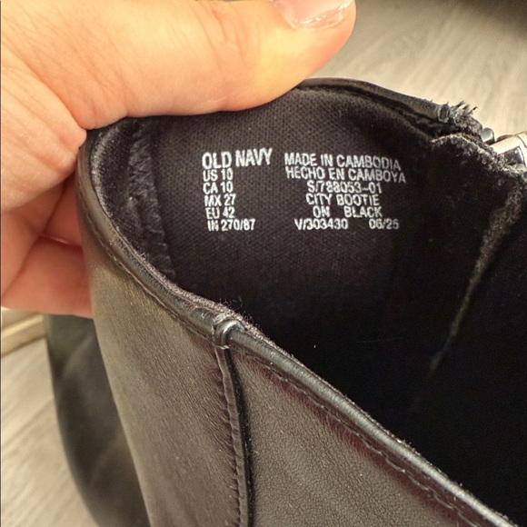 Old Navy Black Ankle Booties - Picture 5 of 7